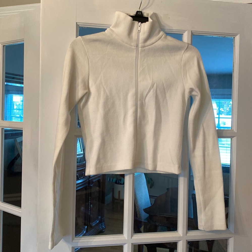 Off white long sleeve zip up